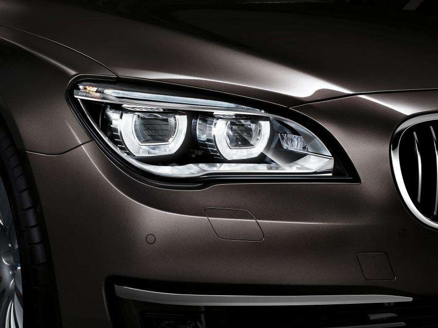  BMW 750iL 2012 года  (фото 25 из 61)
